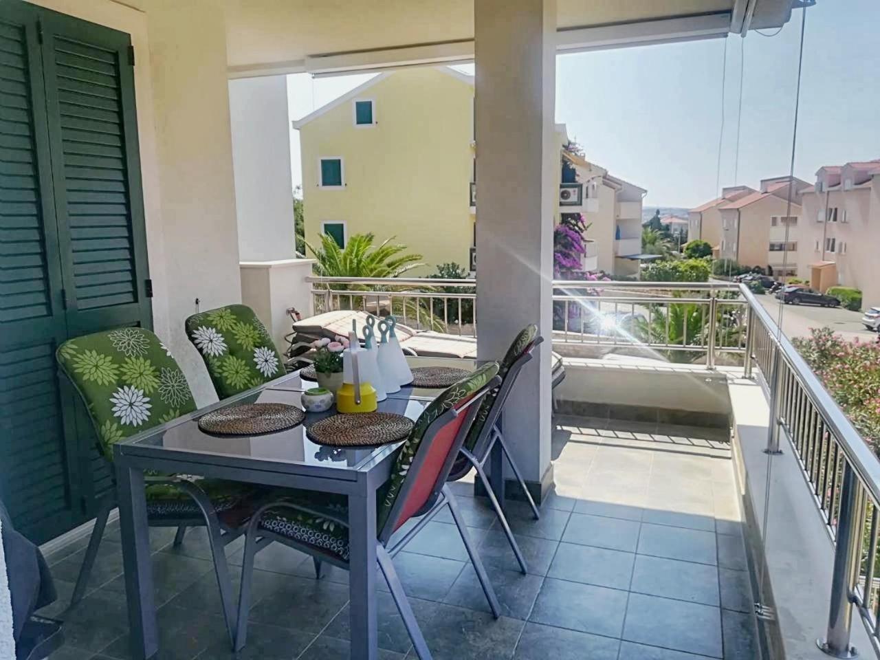 Apartment Zana Novalja Eksteriør billede