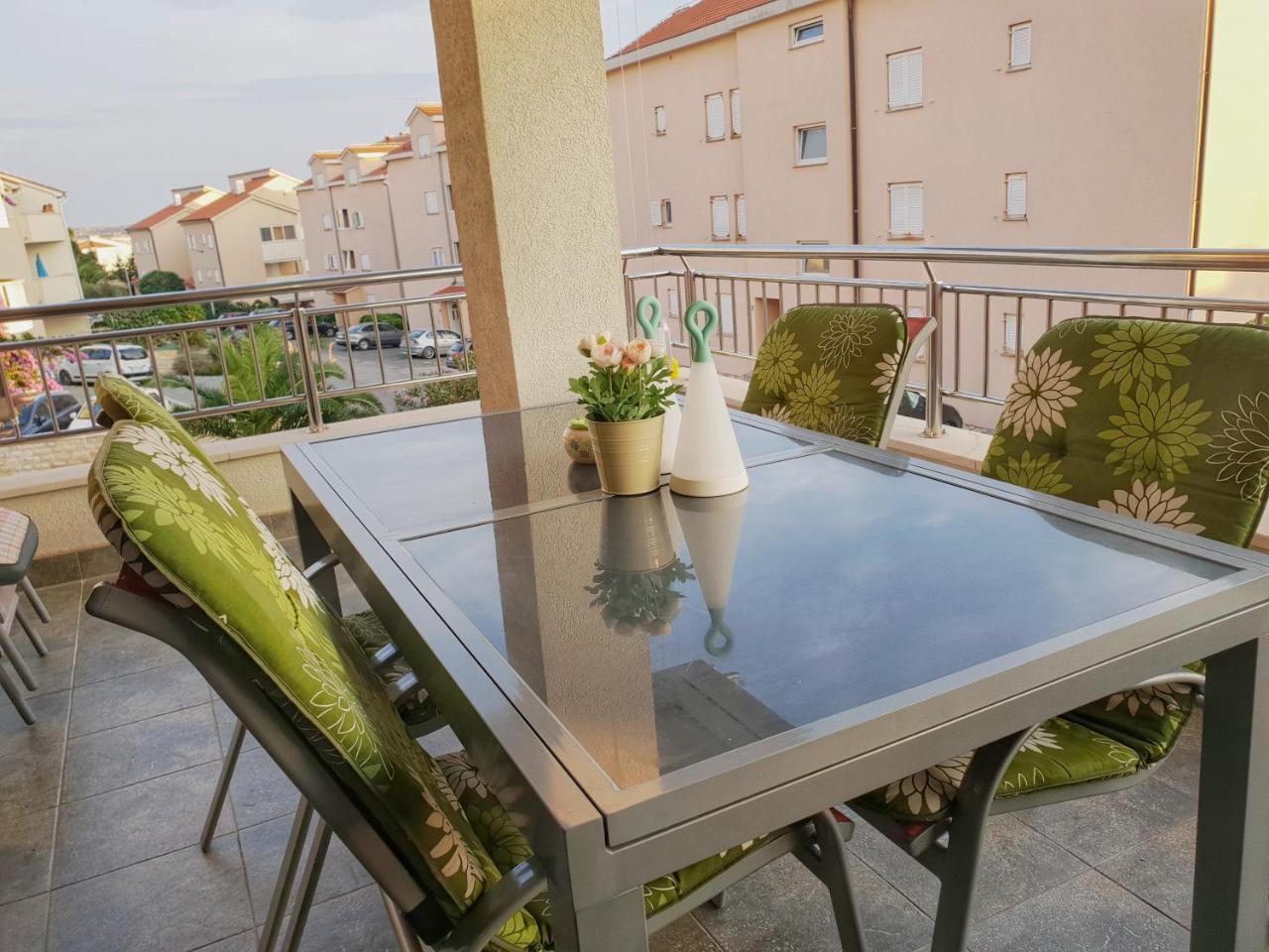 Apartment Zana Novalja Eksteriør billede